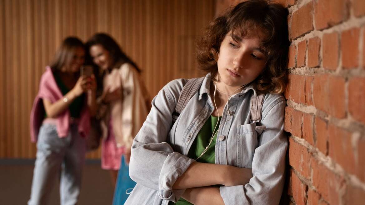 Cómo ayudar a un adolescente con problemas emocionales y construir un entorno seguro